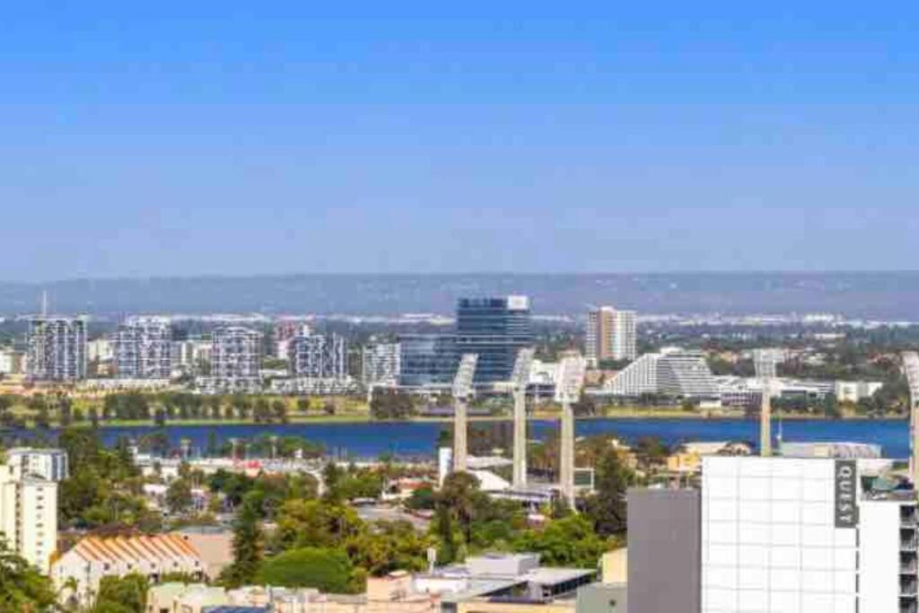 In The City Perth 1B1B Pool And Nice View Dış mekan fotoğraf