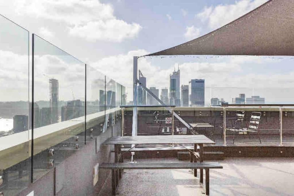 In The City Perth 1B1B Pool And Nice View Dış mekan fotoğraf